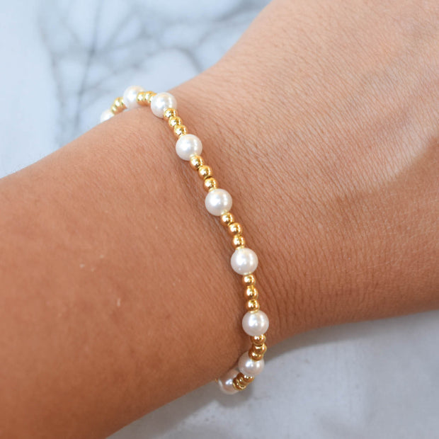 Elara Pearl Bracelet