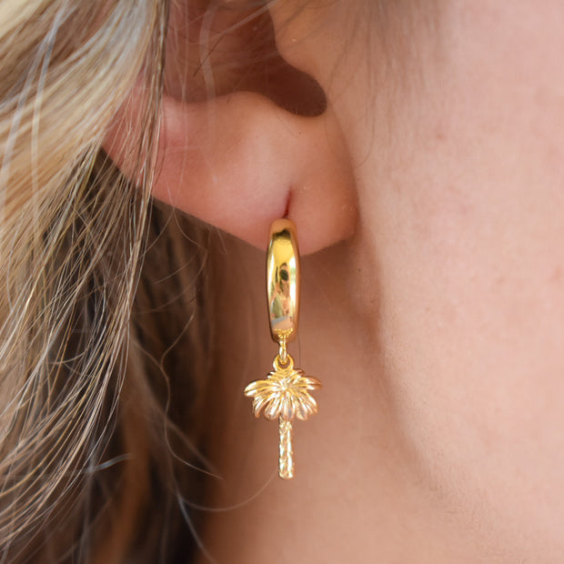 Chunky Gold Palm Huggies