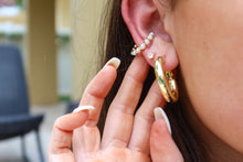 Load image into Gallery viewer, Pearly Ear Cuff
