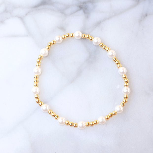 Elara Pearl Bracelet