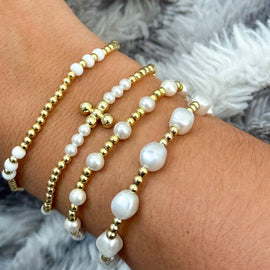 Elara Pearl Bracelet