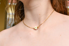 Load image into Gallery viewer, Smiley Flower Link Choker

