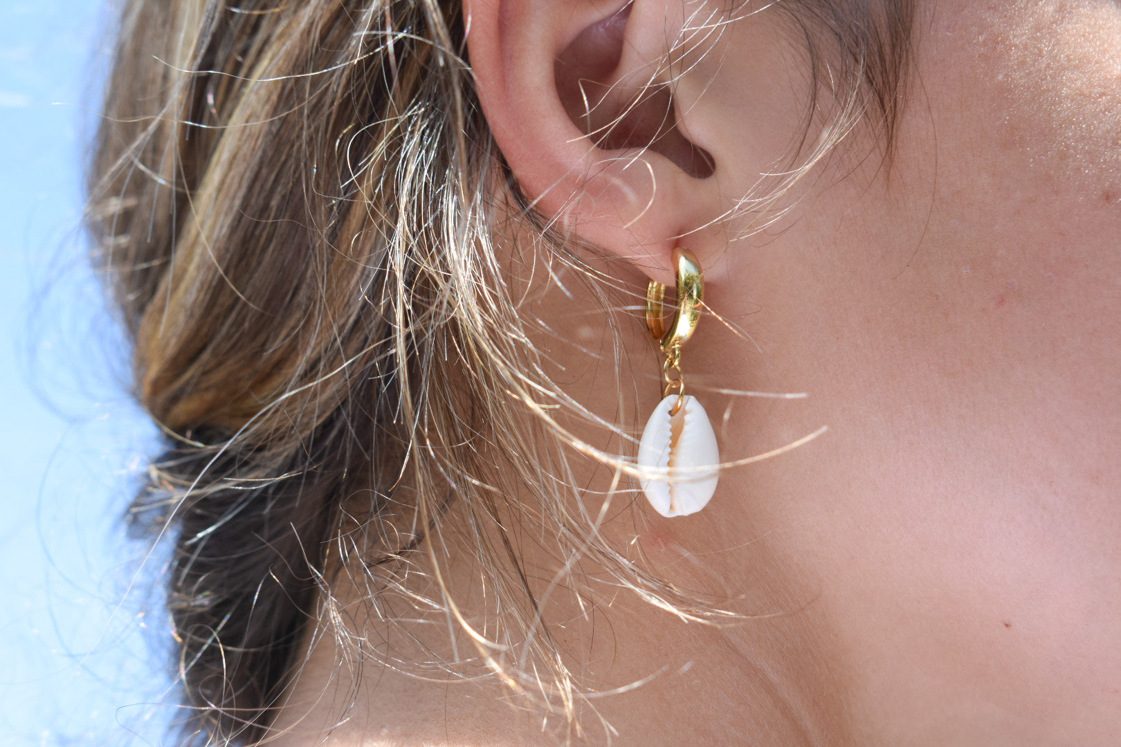 Chunky Gold Shell Huggies