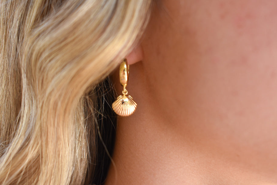 Chunky Gold Seashell Huggies