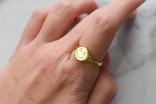 Load image into Gallery viewer, Gold &quot;OK&quot; Smiley Face Ring
